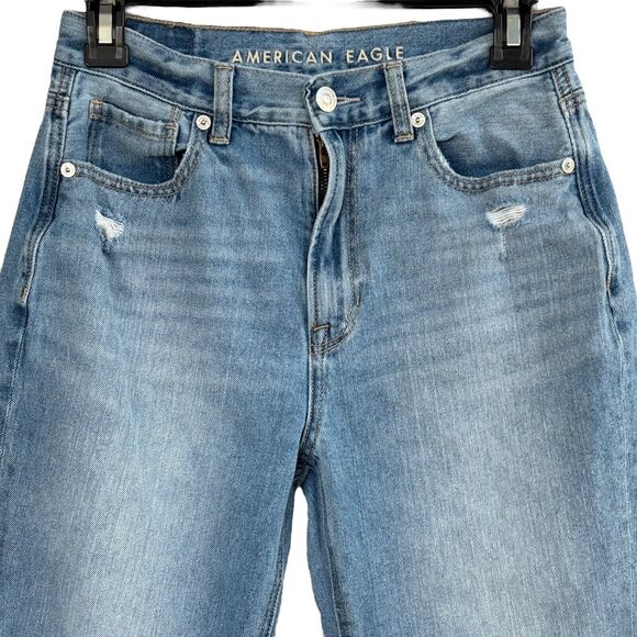 American Eagle SZ 2 LONG Mom Jeans Mid-Rise Whiskered Distressed Light Wash Blue - Picture 2 of 12